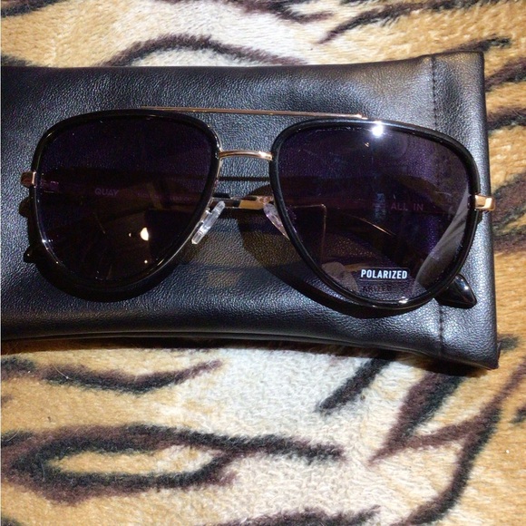 NEW ! Quay ALL IN POLARIZED COIPLE LIGHTVSCRATCHES Quay Black and Gold Aviator main image 6